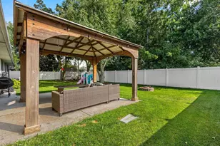 524 E Briar Ln, Green Bay, WI 54301 - Photo 53