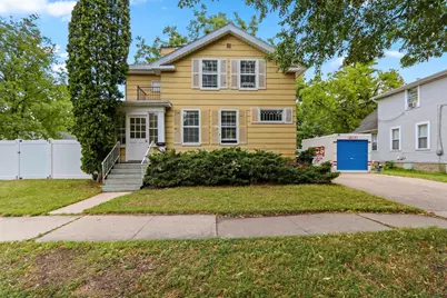1011 Stuart Street, Green Bay, WI 54301 - Photo 1