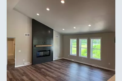 565 Gunderson Drive, Portage, WI 53901 - Photo 5