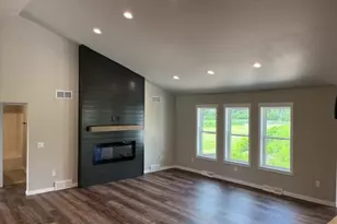 565 Gunderson Dr, Portage, WI 53901 - Photo 5
