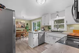 1222 Royal Blvd, Green Bay, WI 54303 - Photo 13