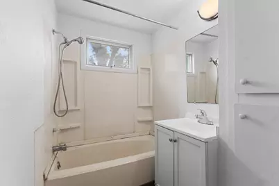 1023 N Chestnut Avenue, Green Bay, WI 54303 - Photo 11