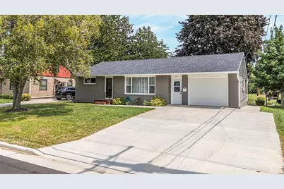 906 Oshkosh Street, New London, WI 54961 - Photo 1