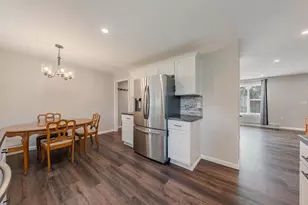 906 Oshkosh St, New London, WI 54961 - Photo 9