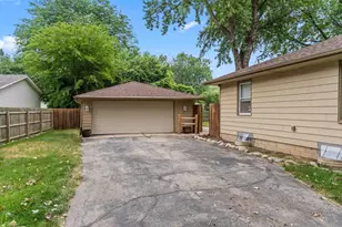 7615 N Delta Pl, Milwaukee, WI 53223 - Photo 5