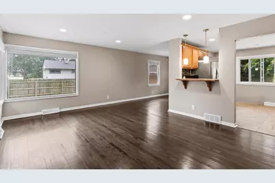 7615 N Delta Place, Milwaukee, WI 53223 - Photo 9