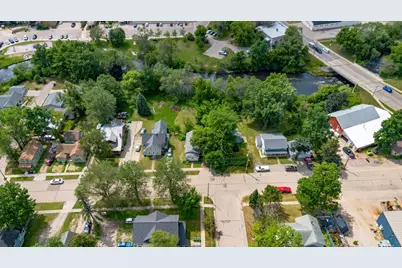 215 N Division Street, Waupaca, WI 54981 - Photo 17