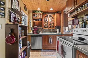 215 N Division St, Waupaca, WI 54981 - Photo 7