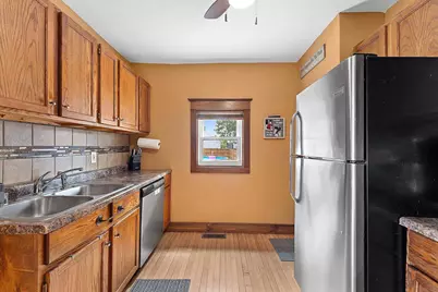 823 W 4th Avenue, Oshkosh, WI 54902 - Photo 15