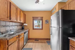 823 W 4th Ave, Oshkosh, WI 54902 - Photo 15