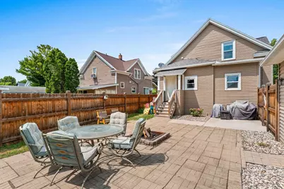 823 W 4th Avenue, Oshkosh, WI 54902 - Photo 39