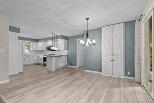W6425 Lakeview Ct, Menasha, WI 54952 - Photo 5