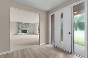 W6425 Lakeview Ct, Menasha, WI 54952 - Photo 3