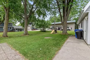 1631 N Wilmer St, Appleton, WI 54911 - Photo 7