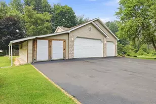 3225 S 26th St, Manitowoc, WI 54220 - Photo 37