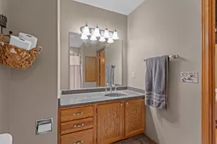 324 N Westhaven Dr, Oshkosh, WI 54904 - Photo 23