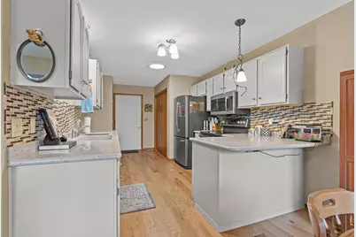 324 N Westhaven Drive, Oshkosh, WI 54904 - Photo 9