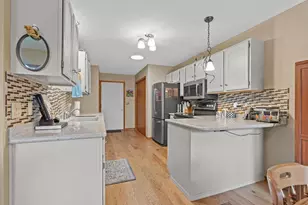 324 N Westhaven Dr, Oshkosh, WI 54904 - Photo 9