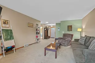 324 N Westhaven Dr, Oshkosh, WI 54904 - Photo 5