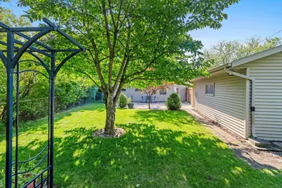 542 Clover Lane, Green Bay, WI 54301 - Photo 29