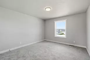 N8871 Killarney Way, Menasha, WI 54952 - Photo 27