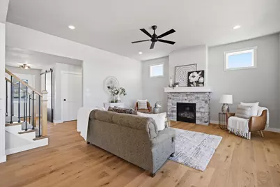 N8871 Killarney Way, Menasha, WI 54952 - Photo 3