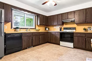 8 Tracy Ct, Appleton, WI 54915 - Photo 7