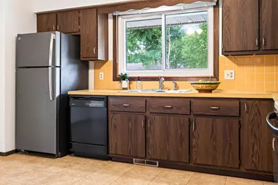 8 Tracy Court, Appleton, WI 54915 - Photo 9