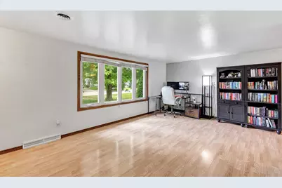 1863 Lenwood Avenue, Green Bay, WI 54303 - Photo 5