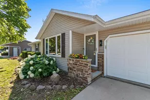 3008 Gilbert Dr, Green Bay, WI 54311 - Photo 5