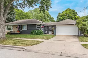 2218 N McDonald St, Appleton, WI 54911 - Photo 3