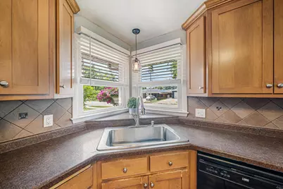 2218 N McDonald Street, Appleton, WI 54911 - Photo 9