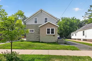 1129 W New York Ave, Oshkosh, WI 54901 - Photo 1