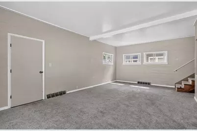 1129 W New York Avenue, Oshkosh, WI 54901 - Photo 7