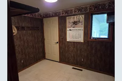 W3618 Chicago Lane, Redgranite, WI 54970 - Photo 11
