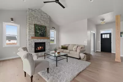 W5835 Delta Drive, Menasha, WI 54952 - Photo 5
