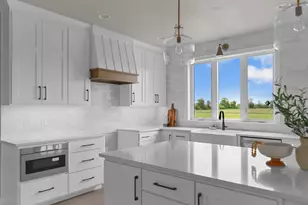 W5835 Delta Dr, Menasha, WI 54952 - Photo 11