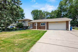 2366 S Ridge Rd, Ashwaubenon, WI 54304 - Photo 3