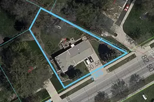 2366 S Ridge Rd, Ashwaubenon, WI 54304 - Photo 3