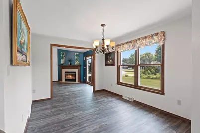 2821 Friendly Circle, Green Bay, WI 54313 - Photo 11