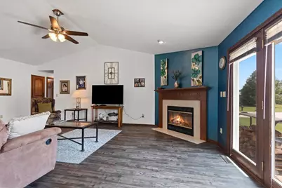 2821 Friendly Circle, Green Bay, WI 54313 - Photo 9