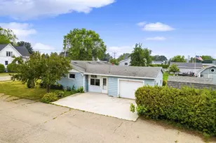 231 Lake St, Marinette, WI 54143 - Photo 23