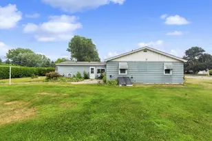 231 Lake St, Marinette, WI 54143 - Photo 31