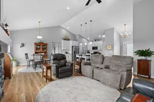 1448 Foxfire Ct, Waupaca, WI 54981 - Photo 11