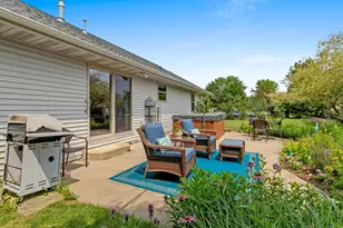 1717 Emerald Dr, Green Bay, WI 54311 - Photo 9