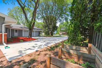 281 Roselawn Boulevard, Green Bay, WI 54301 - Photo 3