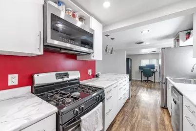 1110 Wirtz Avenue, Green Bay, WI 54304 - Photo 9
