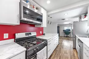 1110 Wirtz Ave, Green Bay, WI 54304 - Photo 9