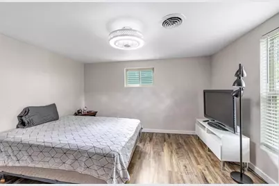 1110 Wirtz Avenue, Green Bay, WI 54304 - Photo 11