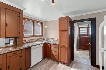 1203 N Gillett Street, Appleton, WI 54914 - Photo 9